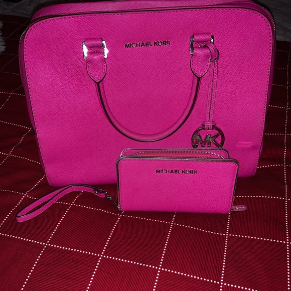 Michael Kors Large Pink Handbag & Wallet - Picture 1 of 4